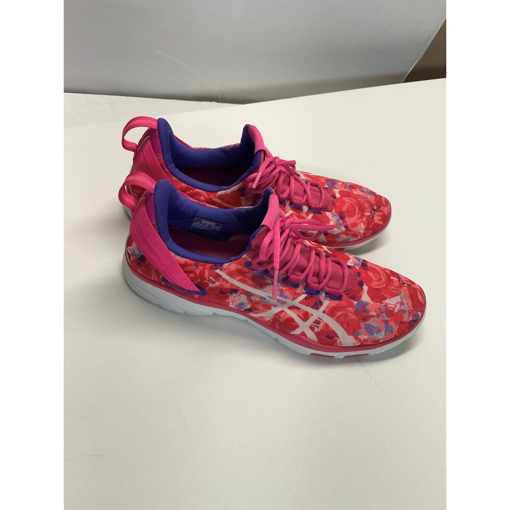 Asícs women’s shoes size. 9